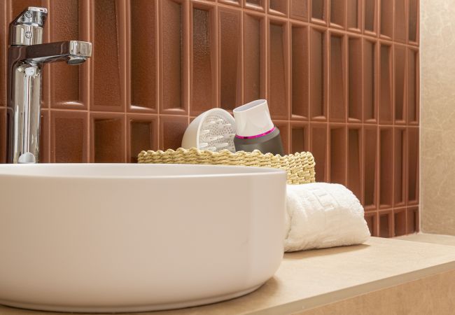 Estudio en Valencia / València - Pintor Nicolau A - Estudio Chic Estudio en Valencia / València - Pintor Nicolau A - Estudio Chic