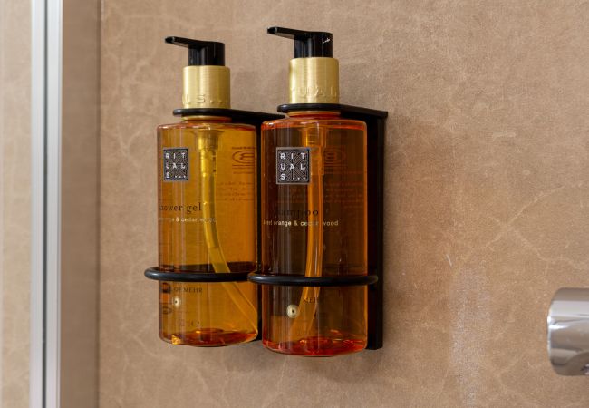 Estudio en Valencia / València - Pintor Nicolau A - Estudio Chic Estudio en Valencia / València - Pintor Nicolau A - Estudio Chic