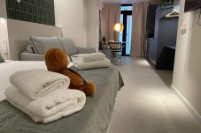 Estudio en Valencia - Pintor Nicolau E - Ideal para familias