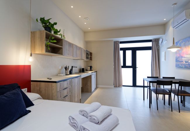 Estudio en Valencia - Colomer C - Estudio chic en Jesus  Estudio en Valencia - Colomer C - Estudio chic en Jesus
