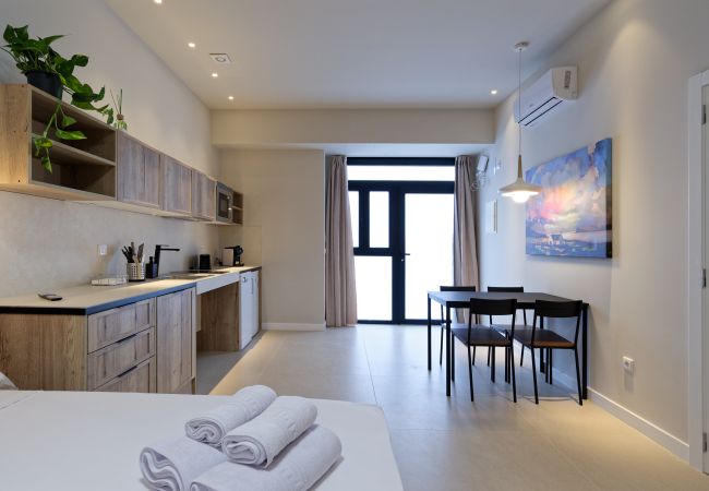 Estudio en Valencia - Colomer C - Estudio chic en Jesus  Estudio en Valencia - Colomer C - Estudio chic en Jesus