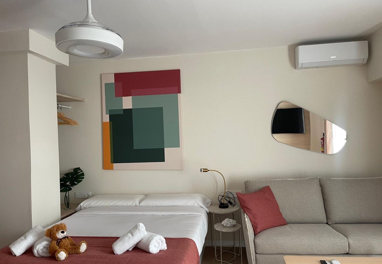 Studio in Valencia - Pintor Nicolau D - New studio for 4 PAX Studio in Valencia - Pintor Nicolau D - New studio for 4 PAX