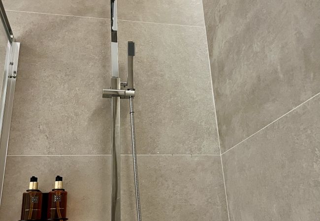 Studio in Valencia / València - Florista B - Estudio de última moda Studio in Valencia / València - Florista B - Estudio de última moda