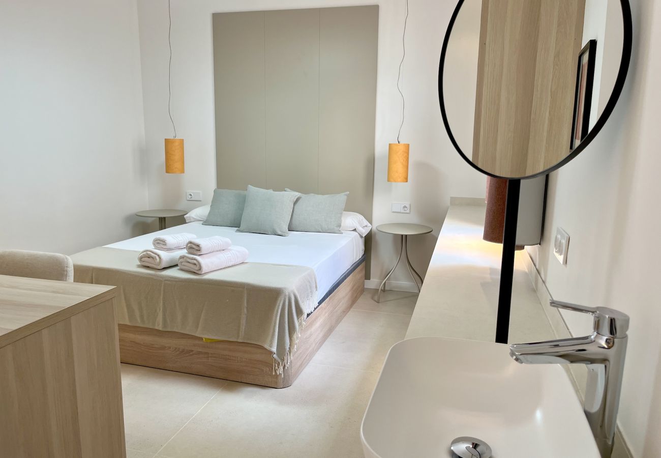 Studio in Valencia / València - Florista C - Estudio de última moda con terraza