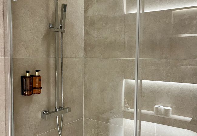 Studio à Valencia - Florista A - Estudio de última moda Studio à Valencia - Florista A - Estudio de última moda